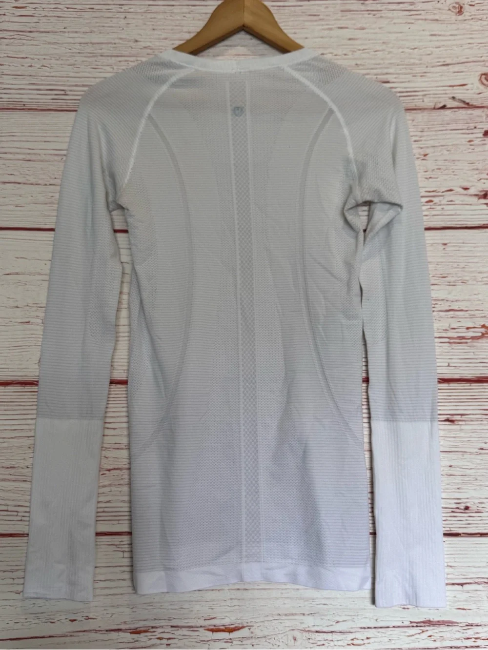 Lululemon Swiftly Tech Long Sleeve Crew in White Sz 4